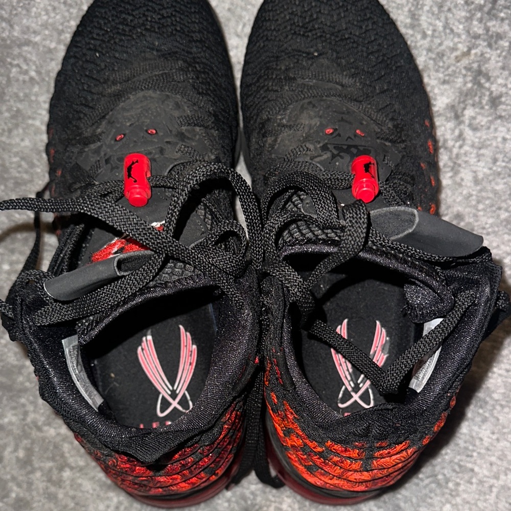 LEBRON 17 “INFRARED VI” - Picture 6 of 8